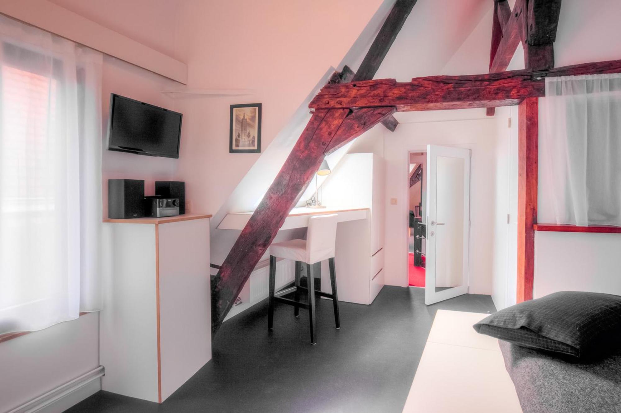 Mons Dragon House酒店 外观 照片